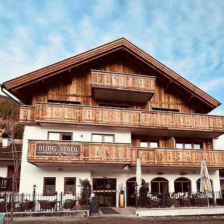 Burgstadl Aparthotel & Restaurant Ladis Eksteriør bilde