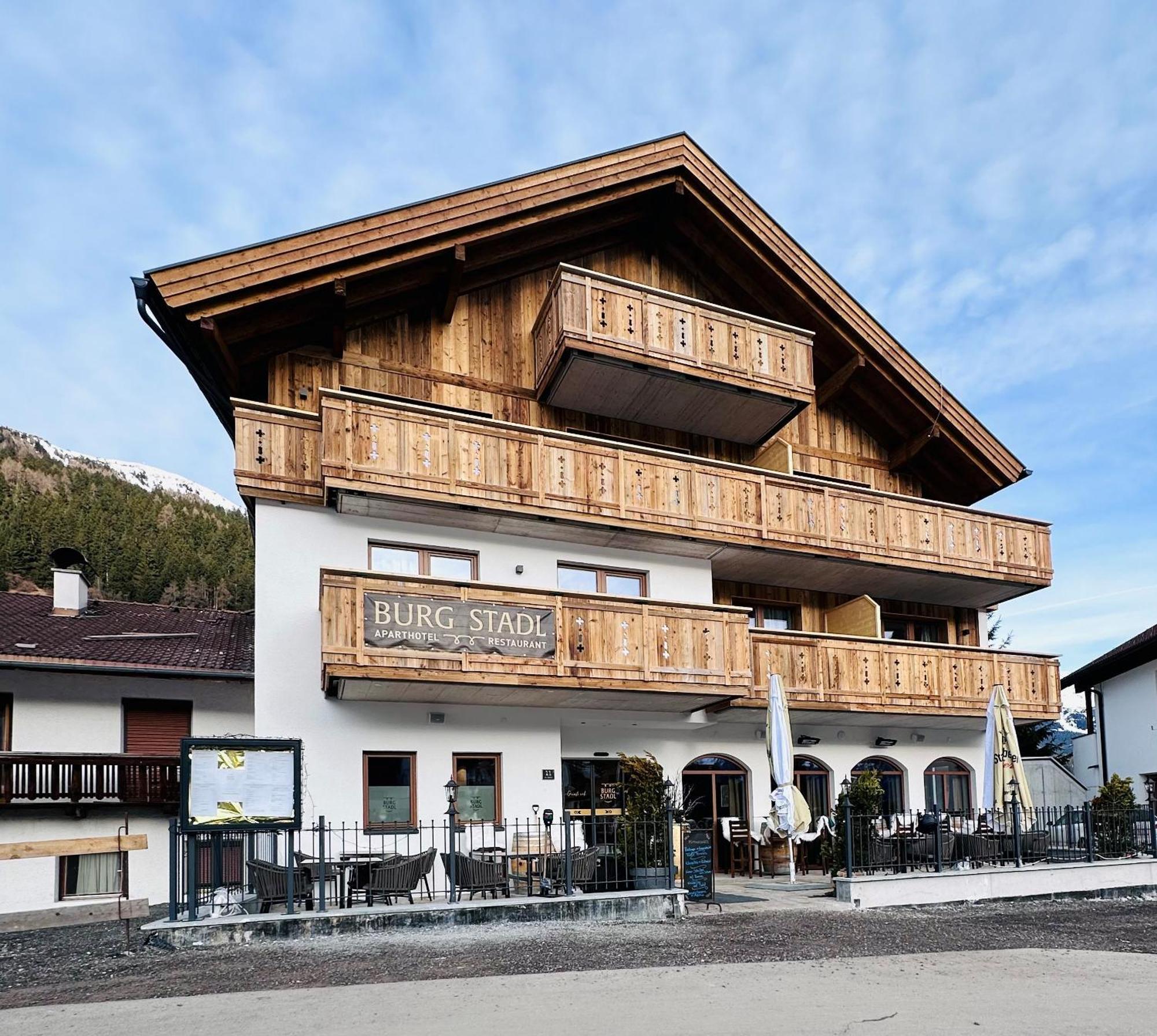 Burgstadl Aparthotel & Restaurant Ladis Eksteriør bilde
